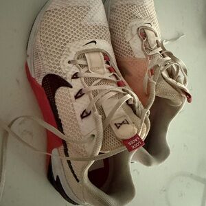 Nike Women's Cream and Red Athletic Shoes